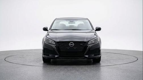Super Black 2025 Nissan Altima SV FWD