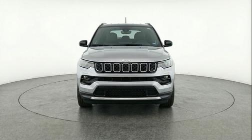 Silver Zynith Metallic Clearcoat 2025 Jeep Compass Limited