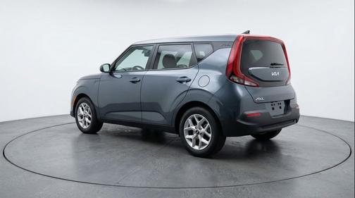 Gravity Gray 2025 Kia Soul LX