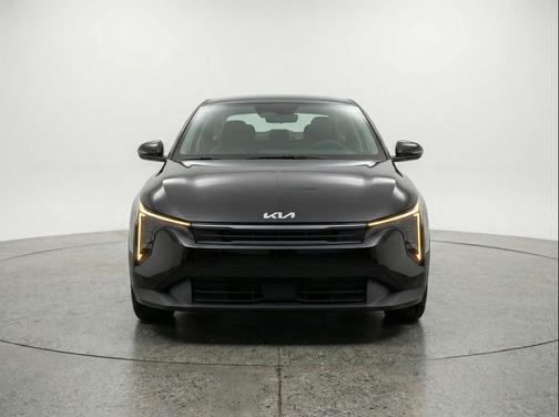 Aurora Black Pearl 2025 Kia K4 LXS