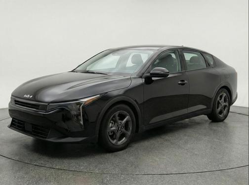 Aurora Black Pearl 2025 Kia K4 LXS