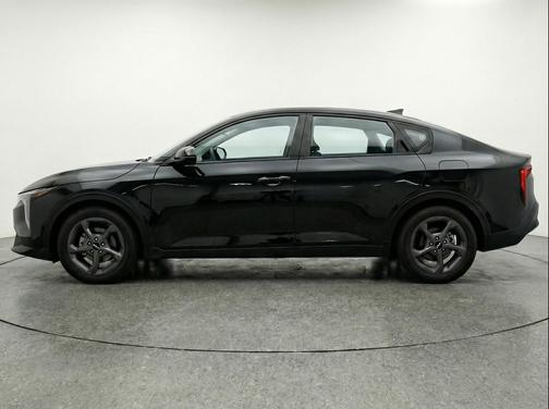 Aurora Black Pearl 2025 Kia K4 LXS