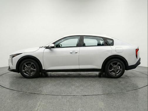 Snow White Pearl 2025 Kia K4 LXS