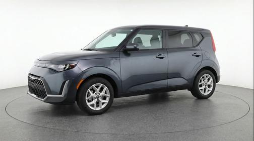 Gravity Gray 2025 Kia Soul LX