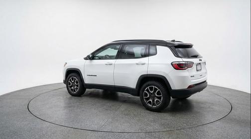 Bright White Clearcoat 2025 Jeep Compass Trailhawk
