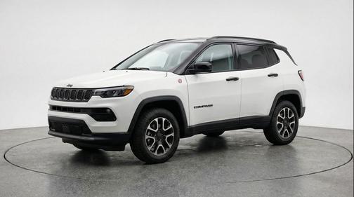 Bright White Clearcoat 2025 Jeep Compass Trailhawk