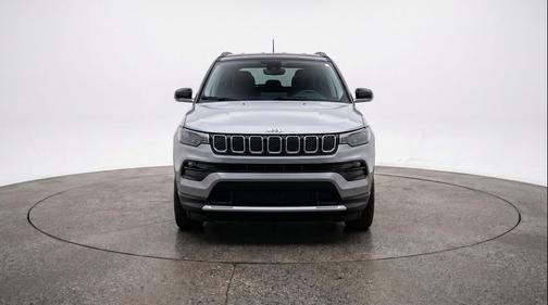 Silver Zynith Metallic Clearcoat 2025 Jeep Compass Limited
