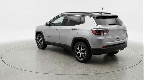 Silver Zynith Metallic Clearcoat 2025 Jeep Compass Limited