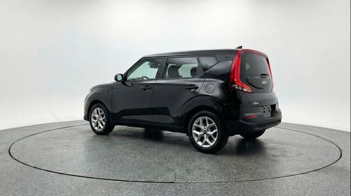Fusion Black 2025 Kia Soul LX
