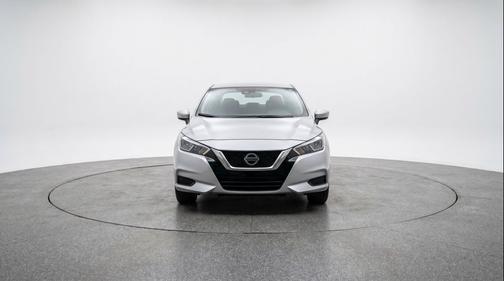 Brilliant Silver Metallic 2025 Nissan Versa 1.6 SV