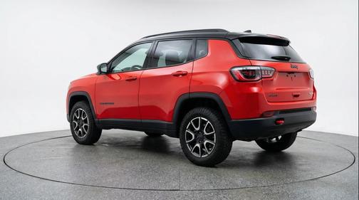 Red Hot Pearlcoat 2025 Jeep Compass Trailhawk