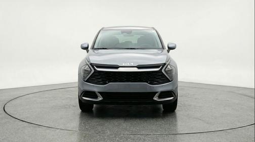 Everlasting Silver 2025 Kia Sportage LX