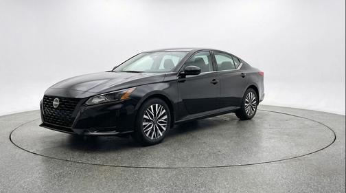 Super Black 2025 Nissan Altima SV FWD
