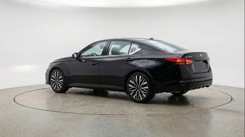 Super Black 2025 Nissan Altima SV FWD