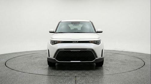 Snow White Pearl 2025 Kia Soul LX
