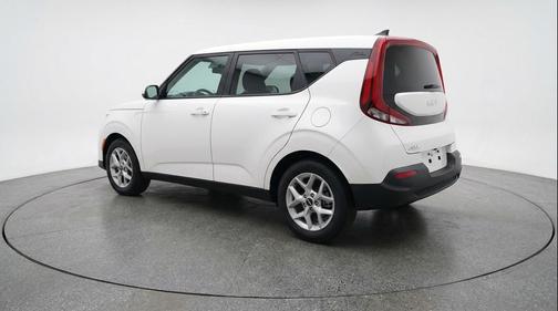 Snow White Pearl 2025 Kia Soul LX