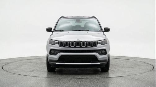 Silver Zynith Metallic Clearcoat 2025 Jeep Compass Limited
