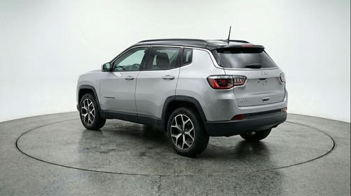 Silver Zynith Metallic Clearcoat 2025 Jeep Compass Limited
