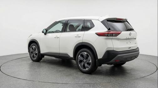 Everest White Pearl Tricoat 2025 Nissan Rogue SV