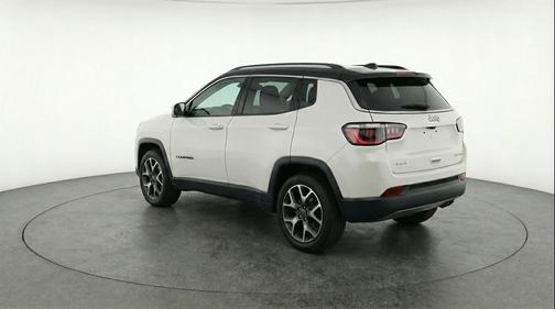 Silver Zynith Metallic Clearcoat 2025 Jeep Compass Limited