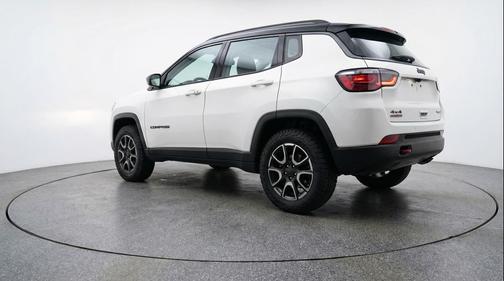 Bright White Clearcoat 2025 Jeep Compass Trailhawk