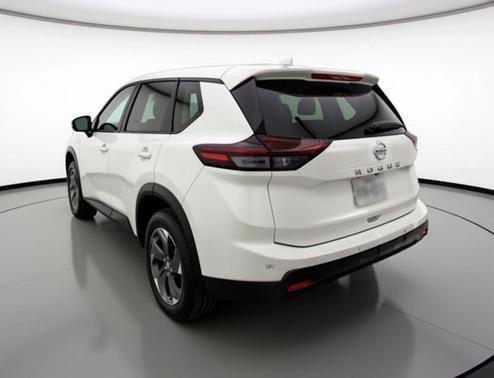 Everest White Pearl Tricoat 2025 Nissan Rogue SV