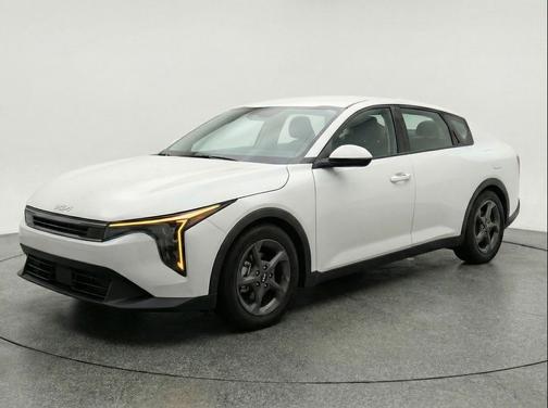 Snow White Pearl 2025 Kia K4 LXS