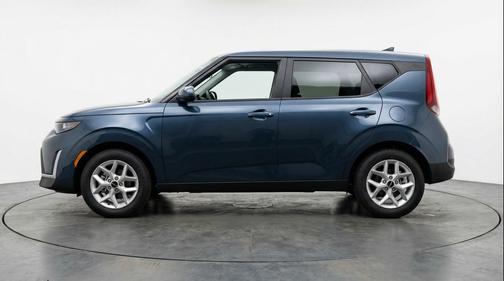 Gravity Gray 2025 Kia Soul LX
