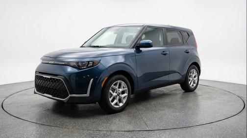 Gravity Gray 2025 Kia Soul LX