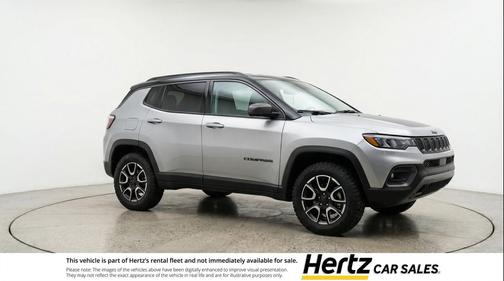 Silver Zynith Metallic Clearcoat 2025 Jeep Compass Trailhawk