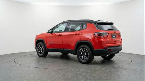 Red Hot Pearlcoat 2025 Jeep Compass Trailhawk