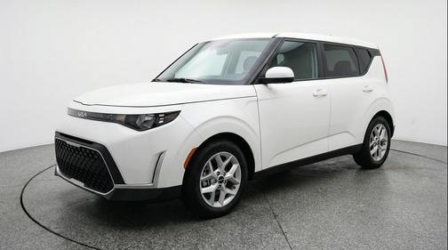 Snow White Pearl 2025 Kia Soul LX