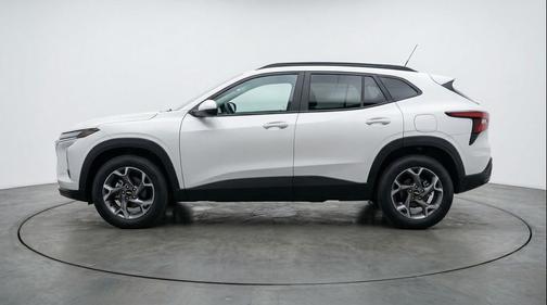 Summit White 2025 Chevrolet Trax LT