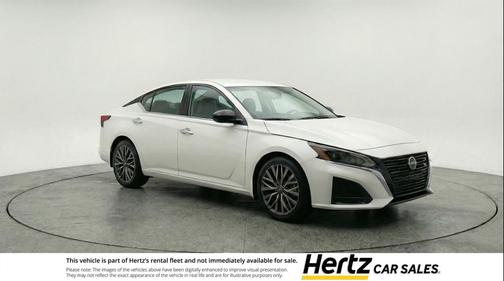 Glacier White 2025 Nissan Altima SV FWD
