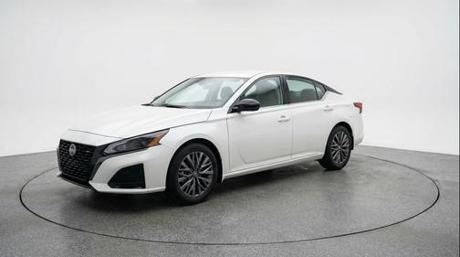 Glacier White 2025 Nissan Altima SV FWD
