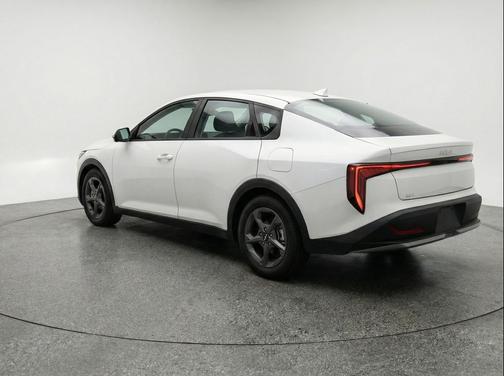 Snow White Pearl 2025 Kia K4 LXS