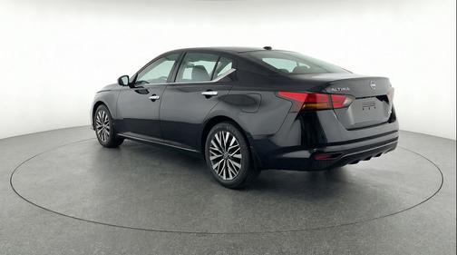 Super Black 2025 Nissan Altima SV FWD