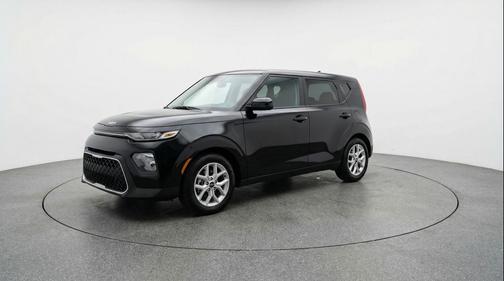 Fusion Black 2025 Kia Soul LX