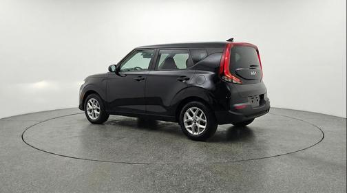 Fusion Black 2025 Kia Soul LX