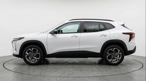 Summit White 2025 Chevrolet Trax LT
