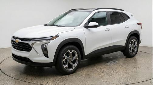 Summit White 2025 Chevrolet Trax LT