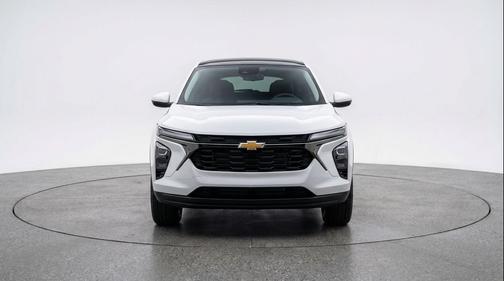 Summit White 2025 Chevrolet Trax LT