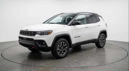 Bright White Clearcoat 2025 Jeep Compass Trailhawk