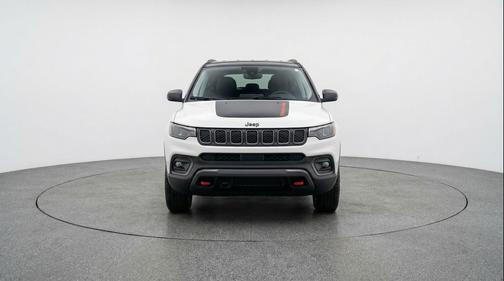 Bright White Clearcoat 2025 Jeep Compass Trailhawk