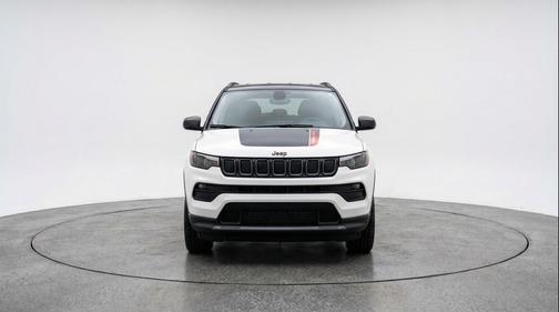 Bright White Clearcoat 2025 Jeep Compass Trailhawk