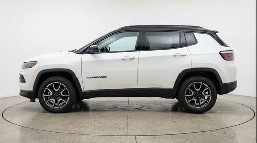 Bright White Clearcoat 2025 Jeep Compass Trailhawk