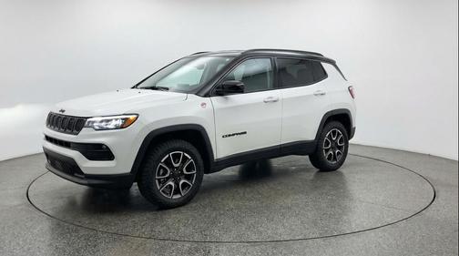 Bright White Clearcoat 2025 Jeep Compass Trailhawk