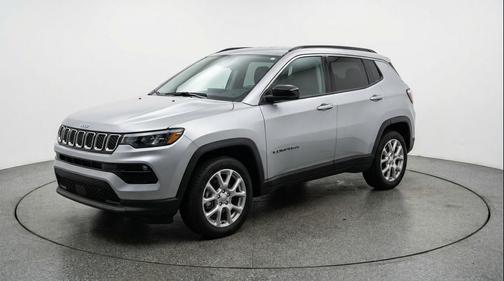 Silver Zynith Metallic Clearcoat 2025 Jeep Compass Limited