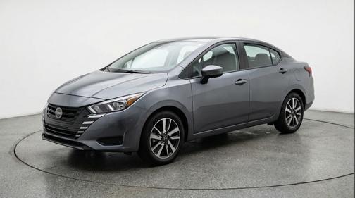 Gun Metallic 2025 Nissan Versa 1.6 SV