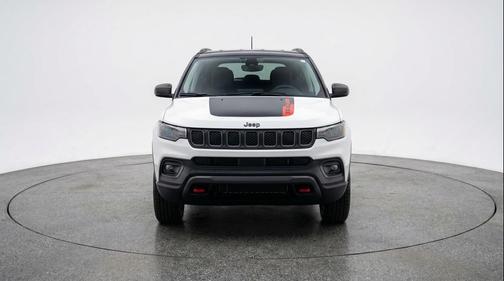 Bright White Clearcoat 2025 Jeep Compass Trailhawk